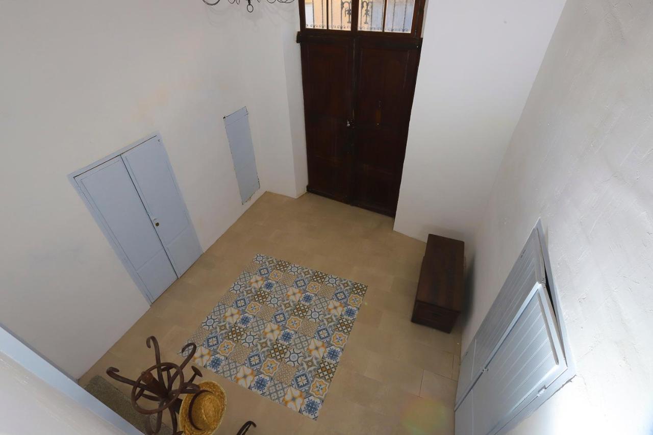 Benissanet Casa Fontゲストハウス エクステリア 写真